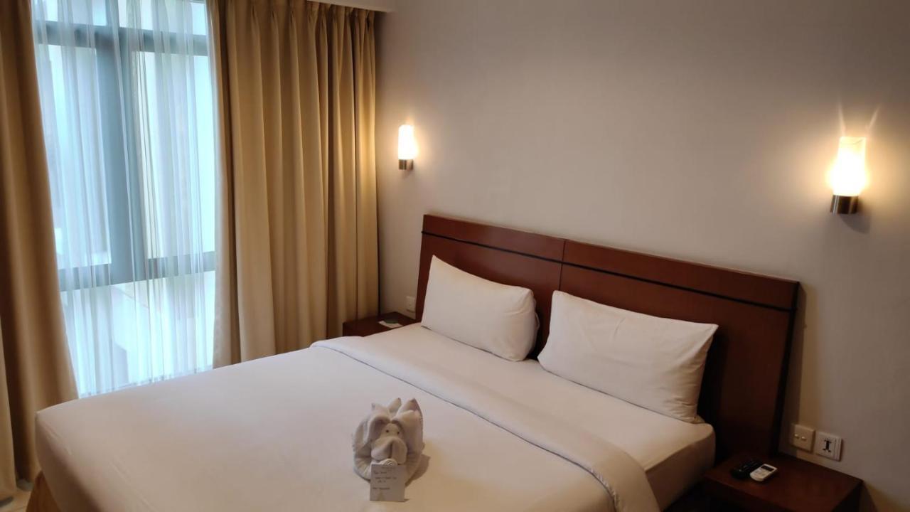 Grand Kuta Hotel And Residence Legian Exterior foto