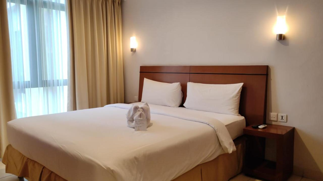 Grand Kuta Hotel And Residence Legian Exterior foto