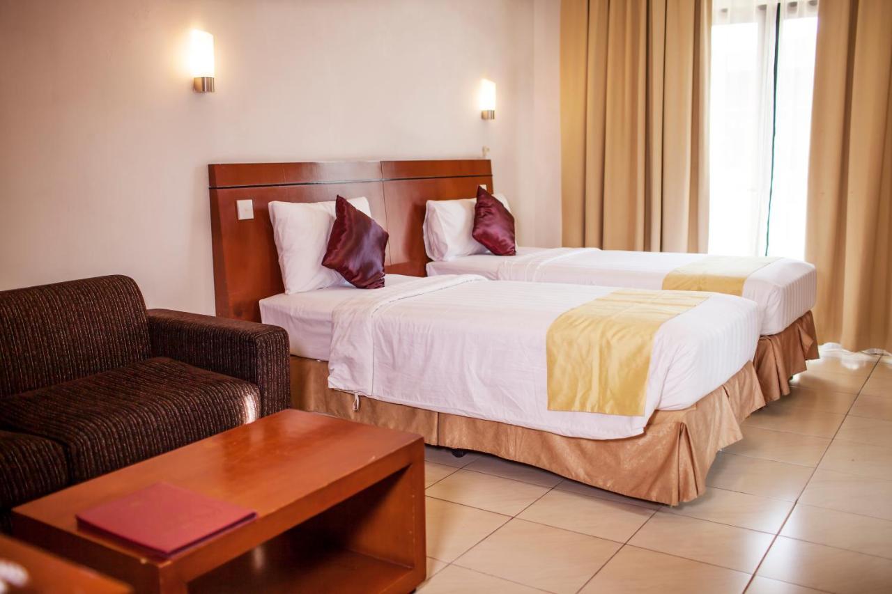 Grand Kuta Hotel And Residence Legian Exterior foto