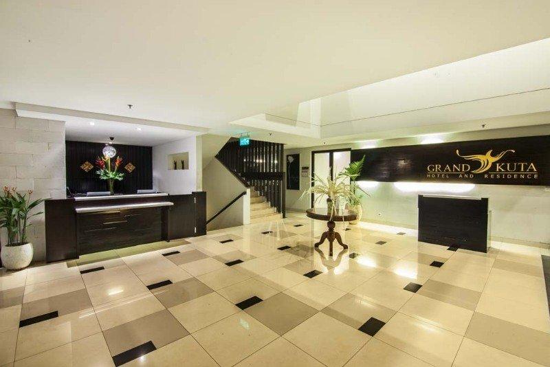 Grand Kuta Hotel And Residence Legian Exterior foto