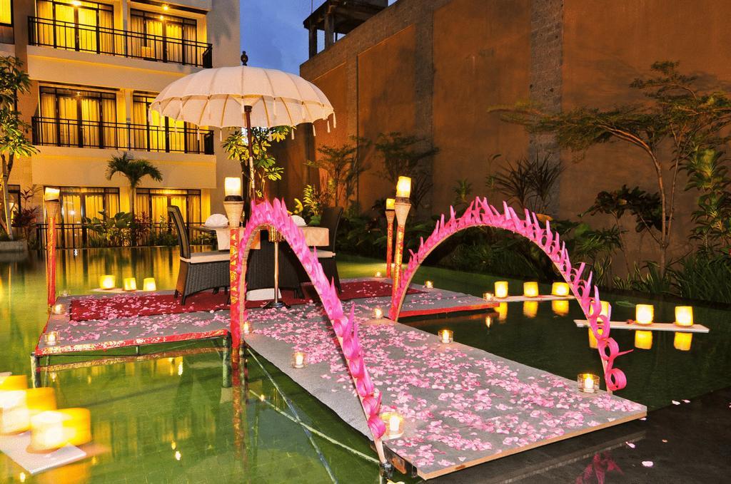 Grand Kuta Hotel And Residence Legian Exterior foto