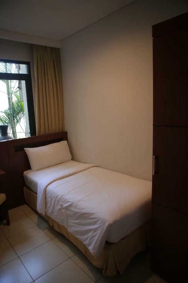 Grand Kuta Hotel And Residence Legian Exterior foto